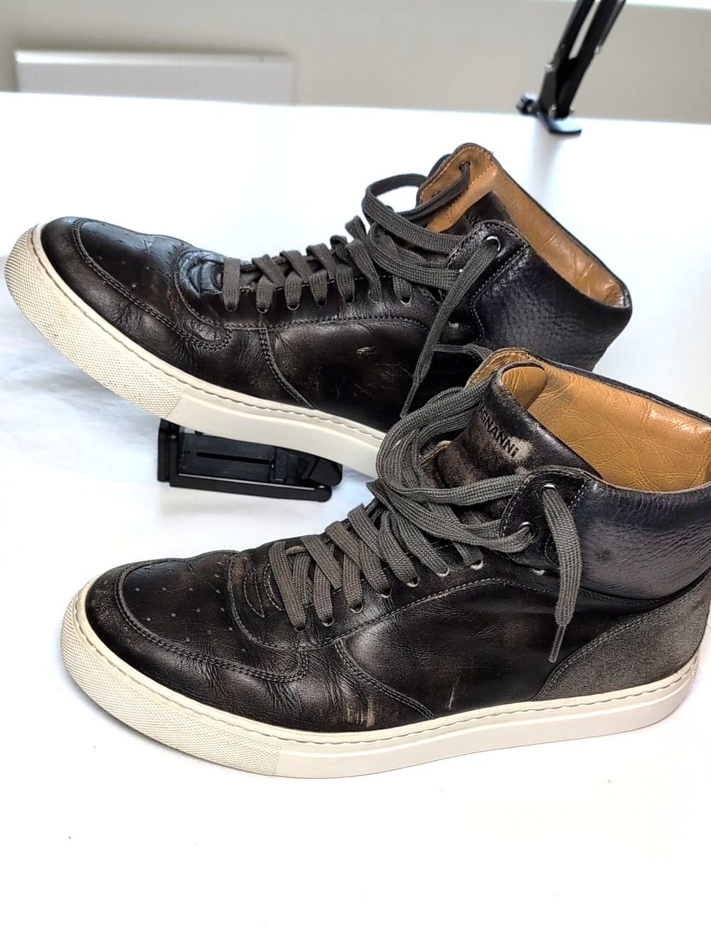 Magnanni Men's Black Leather High-Top Sneakers with Tan Interior